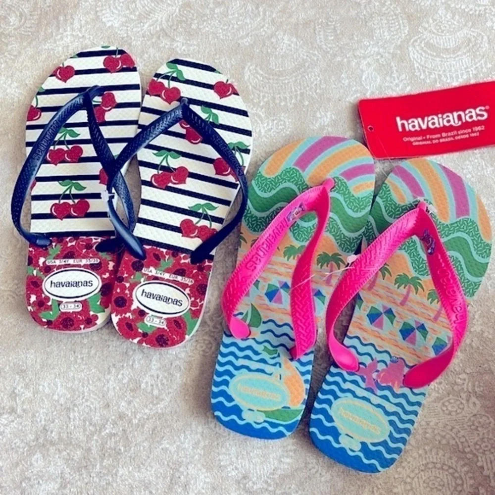 Brand New Havaianas Set of 2 Pairs Girls Flip Flops Mermaid Sea Glitter Cherries